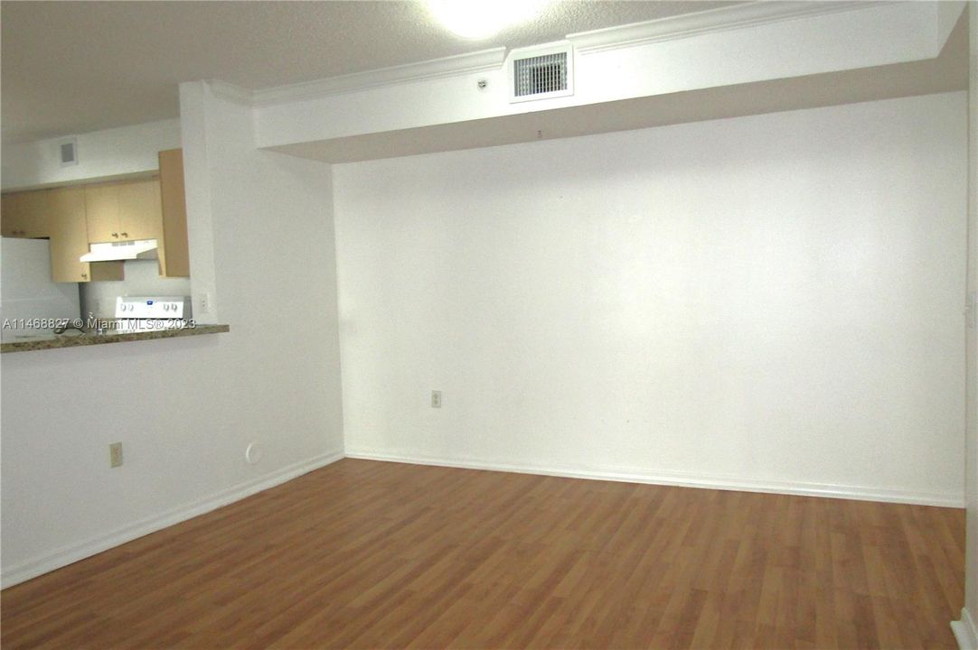 Recently Rented: $2,345 (2 beds, 2 baths, 1072 Square Feet)