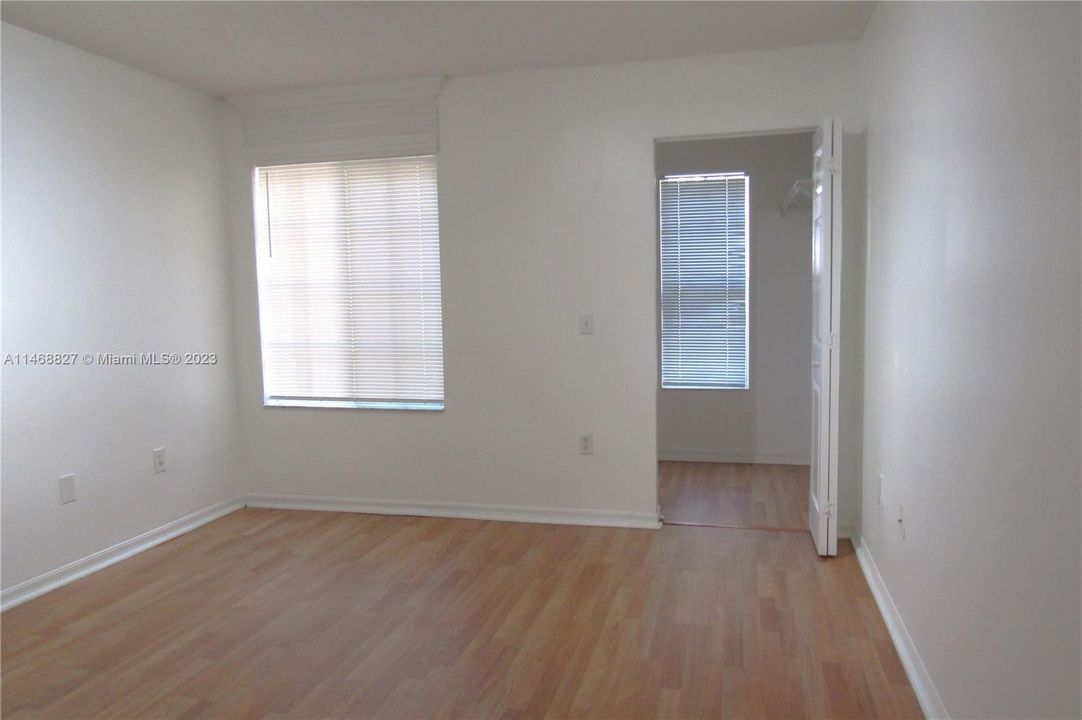 Recently Rented: $2,345 (2 beds, 2 baths, 1072 Square Feet)