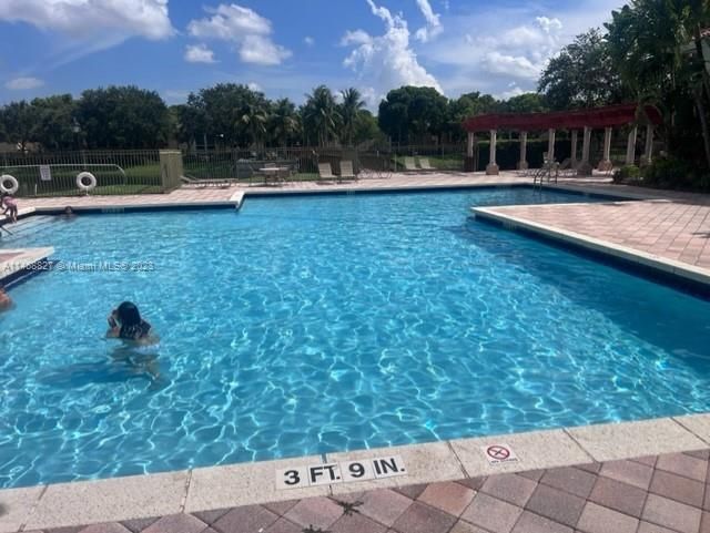 Recently Rented: $2,345 (2 beds, 2 baths, 1072 Square Feet)