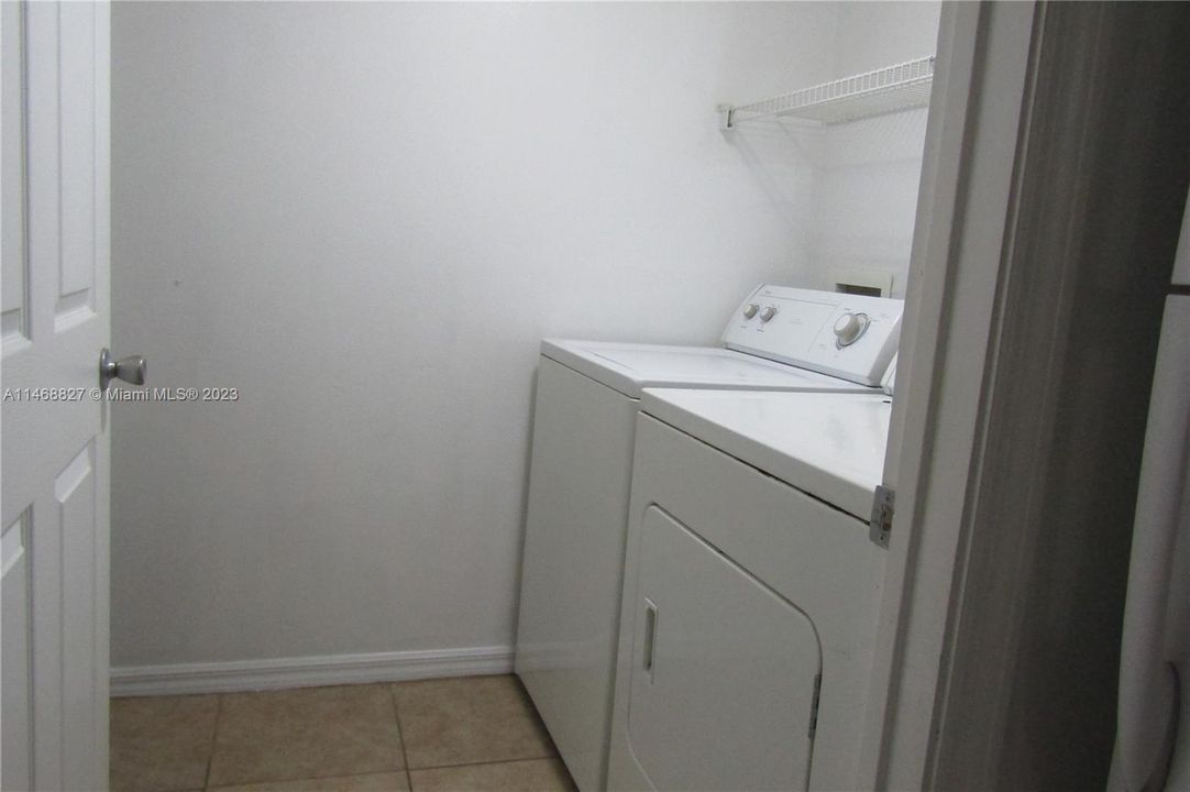 Recently Rented: $2,345 (2 beds, 2 baths, 1072 Square Feet)