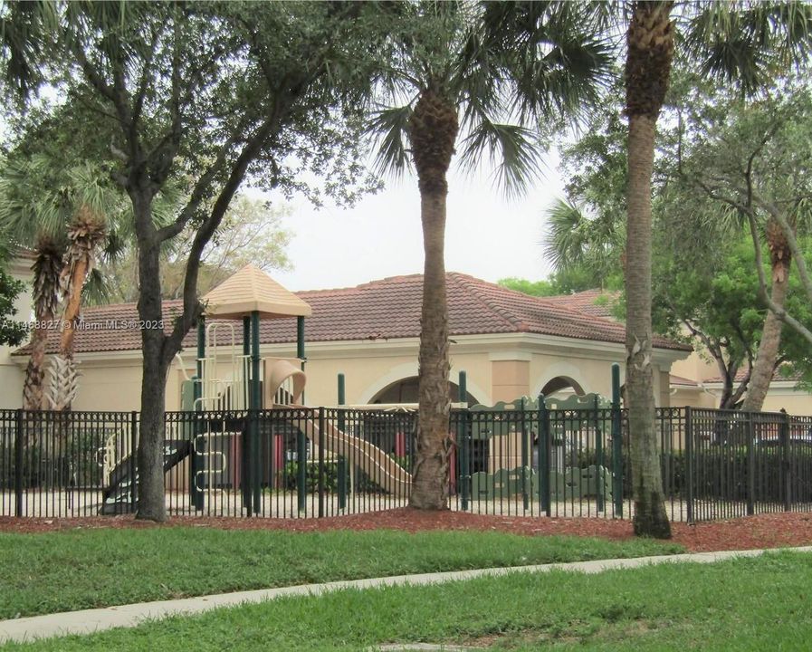 Recently Rented: $2,345 (2 beds, 2 baths, 1072 Square Feet)