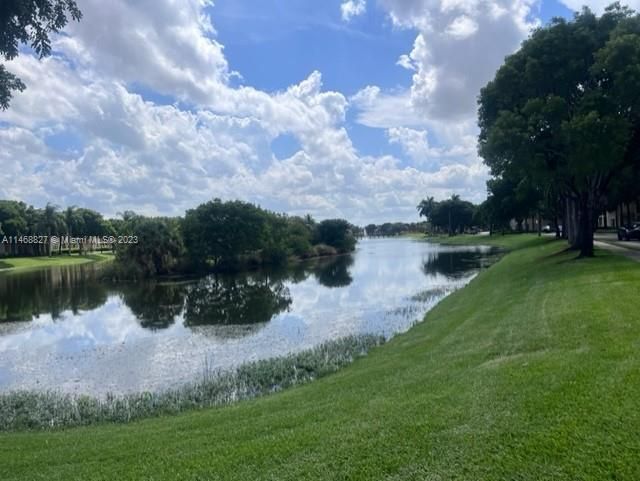 Recently Rented: $2,345 (2 beds, 2 baths, 1072 Square Feet)