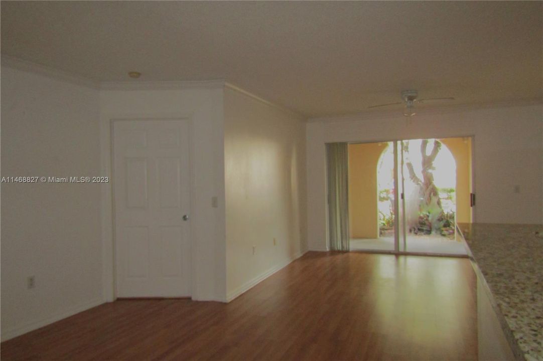 Recently Rented: $2,345 (2 beds, 2 baths, 1072 Square Feet)