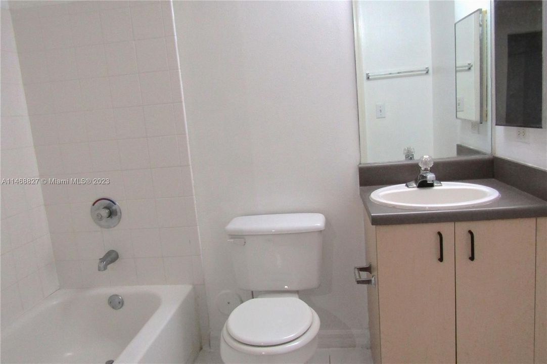 Recently Rented: $2,345 (2 beds, 2 baths, 1072 Square Feet)