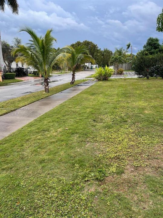 Recently Rented: $2,350 (3 beds, 1 baths, 1050 Square Feet)