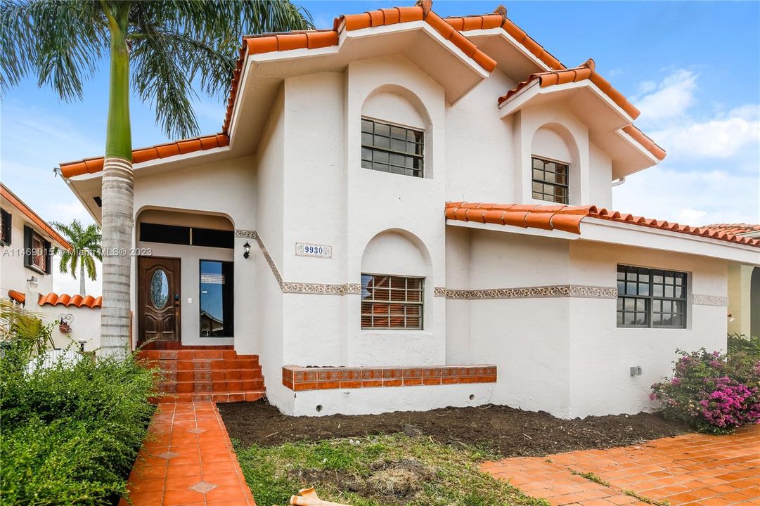 Recently Sold: $639,900 (4 beds, 3 baths, 2680 Square Feet)