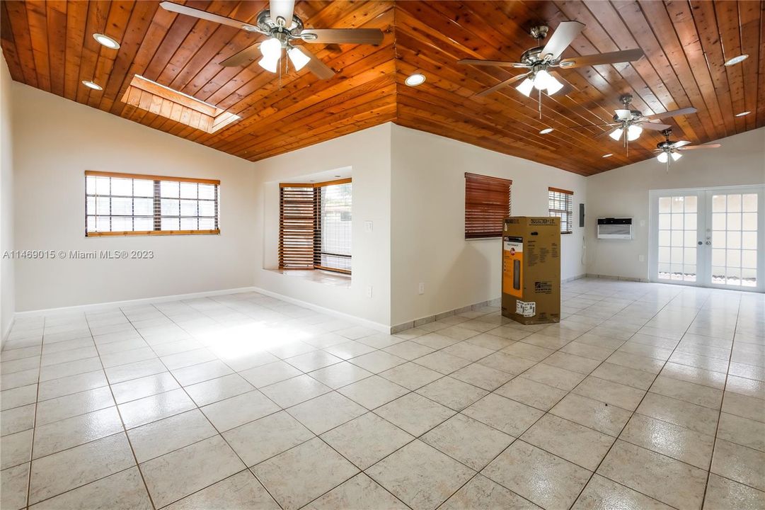 Recently Sold: $639,900 (4 beds, 3 baths, 2680 Square Feet)