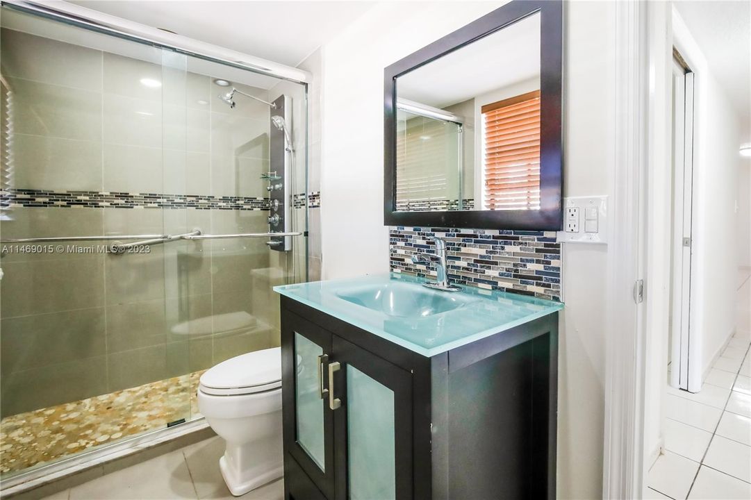 Recently Sold: $639,900 (4 beds, 3 baths, 2680 Square Feet)