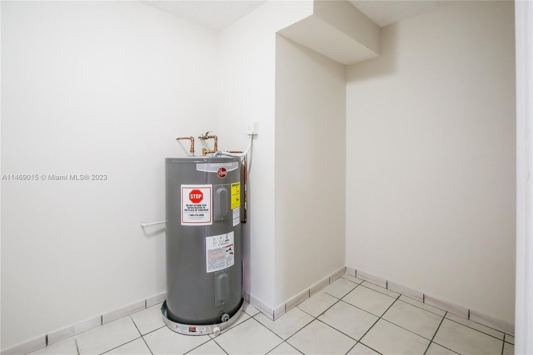 Recently Sold: $639,900 (4 beds, 3 baths, 2680 Square Feet)