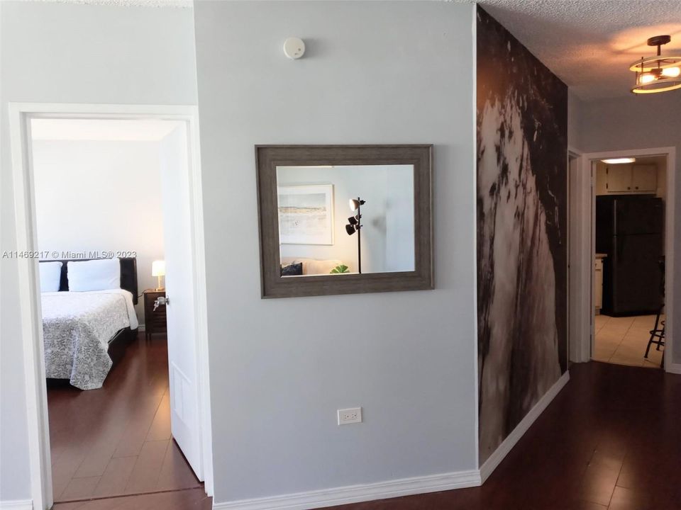 Недавно продано: $399,000 (2 спален, 1 ванн, 990 Квадратных фут)