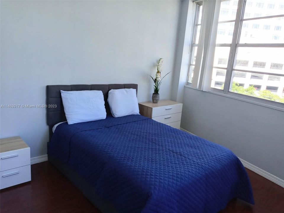 Недавно продано: $399,000 (2 спален, 1 ванн, 990 Квадратных фут)