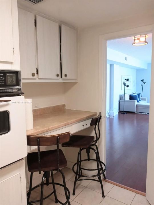 Недавно продано: $399,000 (2 спален, 1 ванн, 990 Квадратных фут)