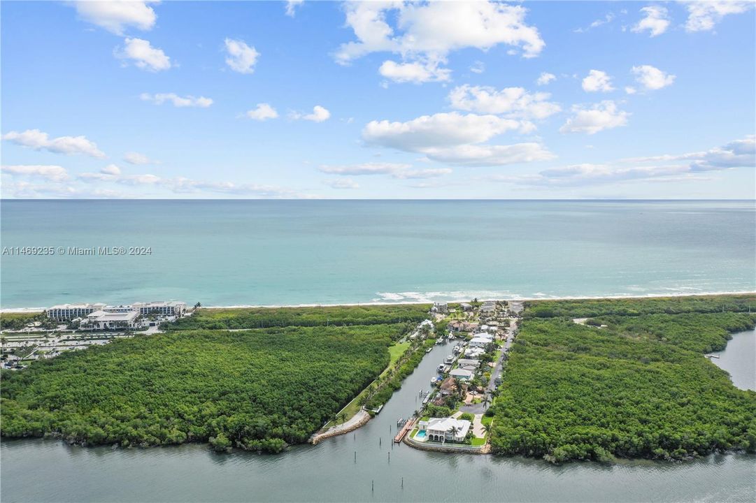 Recently Sold: $1,925,000 (3 beds, 2 baths, 2981 Square Feet)