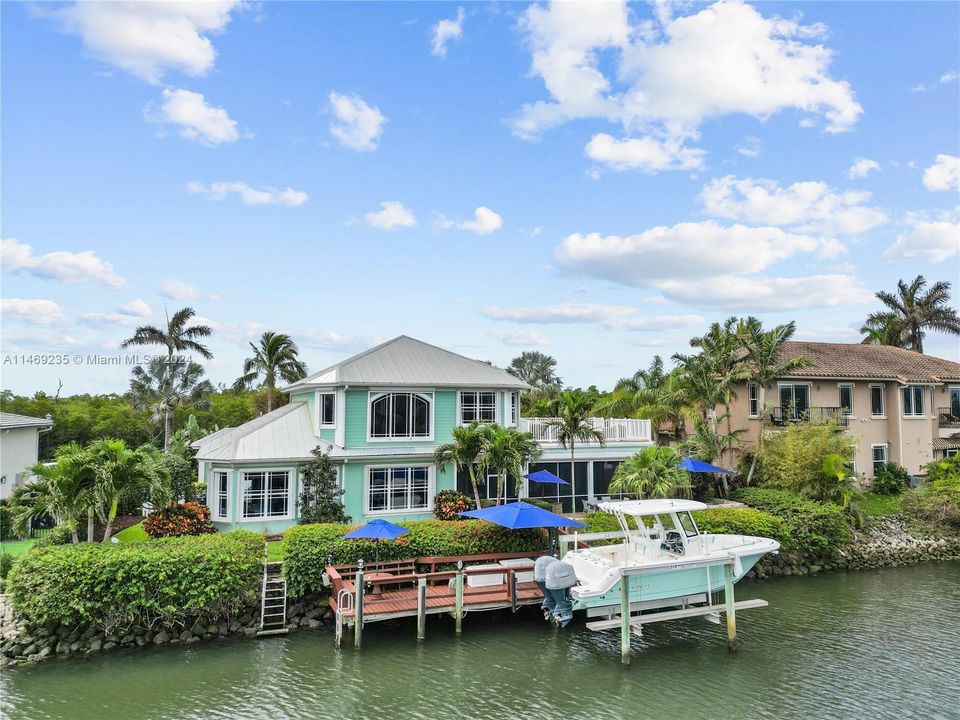 Recently Sold: $1,925,000 (3 beds, 2 baths, 2981 Square Feet)