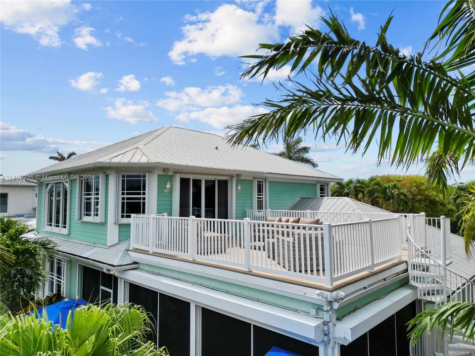 Recently Sold: $1,925,000 (3 beds, 2 baths, 2981 Square Feet)