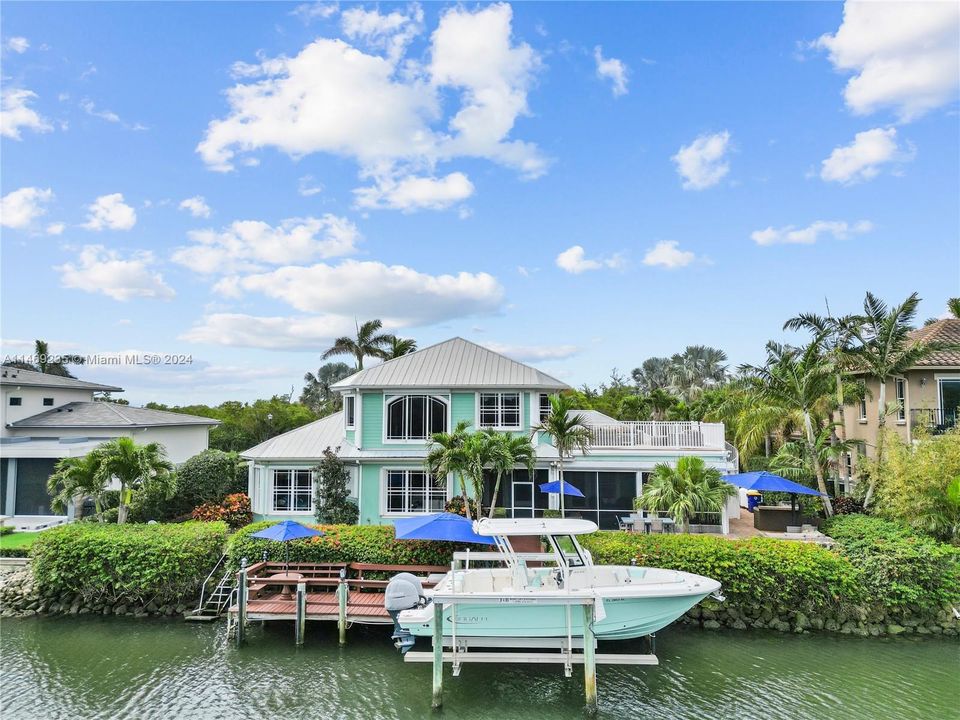 Recently Sold: $1,925,000 (3 beds, 2 baths, 2981 Square Feet)