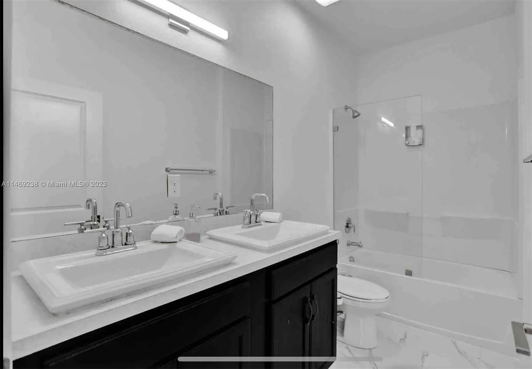 最近租的: $3,900 (4 贝兹, 2 浴室, 1628 平方英尺)