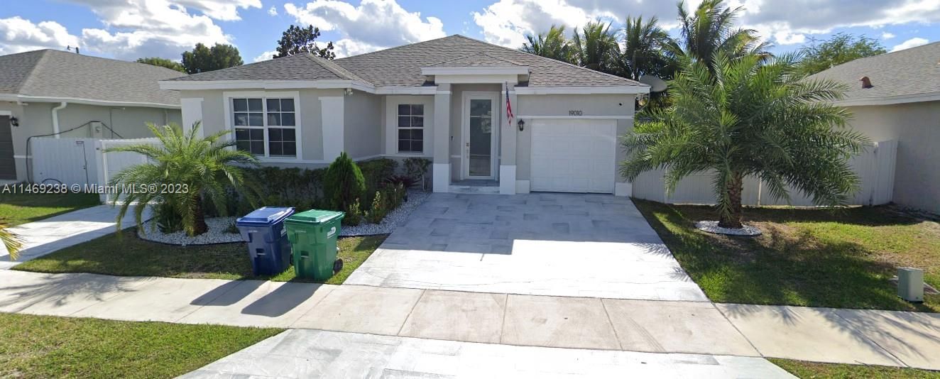 最近租的: $3,900 (4 贝兹, 2 浴室, 1628 平方英尺)