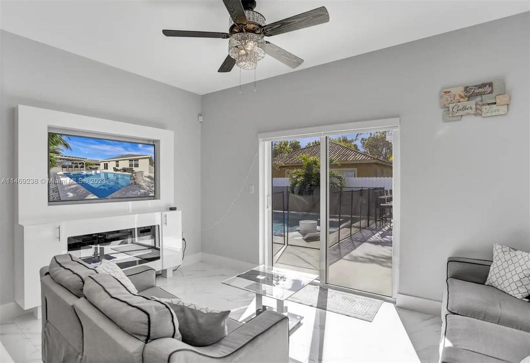 最近租的: $3,900 (4 贝兹, 2 浴室, 1628 平方英尺)