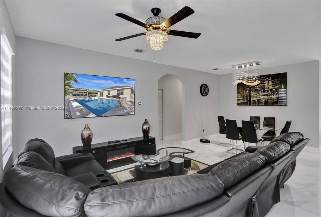 最近租的: $3,900 (4 贝兹, 2 浴室, 1628 平方英尺)