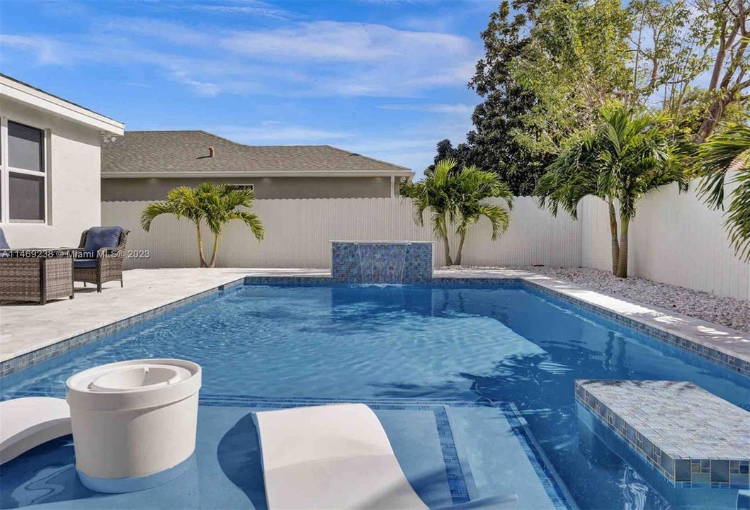 最近租的: $3,900 (4 贝兹, 2 浴室, 1628 平方英尺)