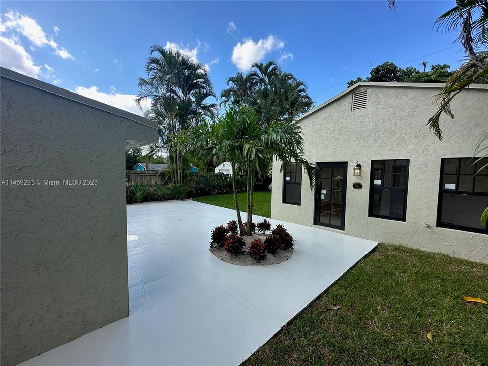 Recently Sold: $1,250,000 (3 beds, 3 baths, 1620 Square Feet)