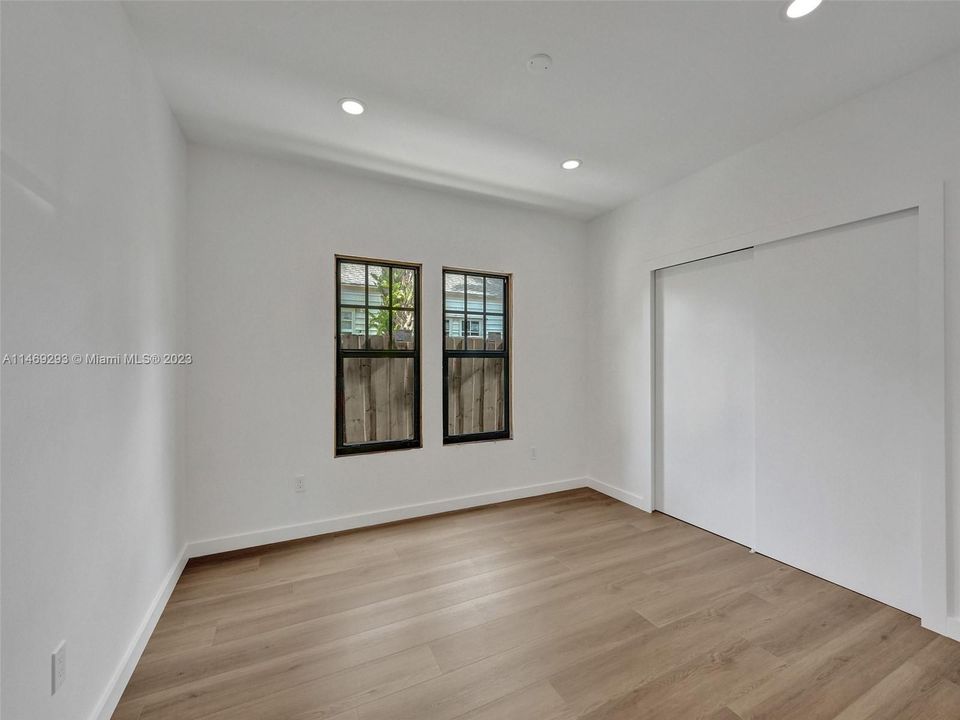 Vendido Recientemente: $1,250,000 (3 camas, 3 baños, 1620 Pies cuadrados)