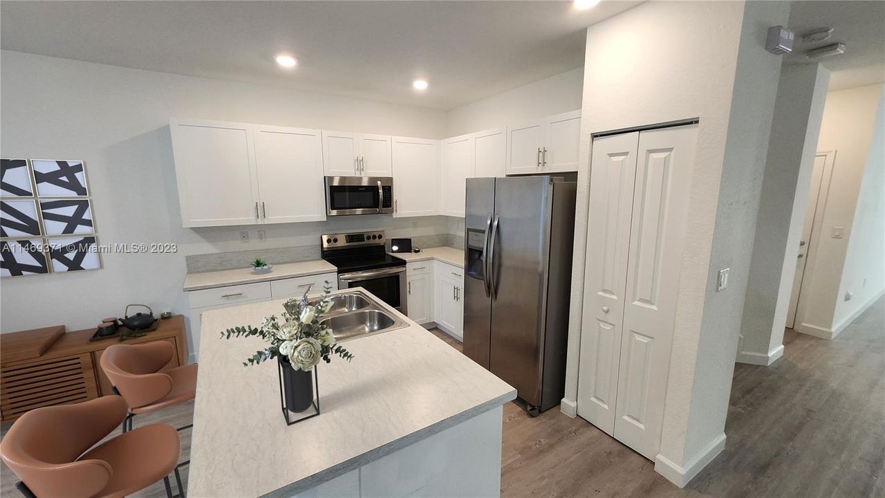 Recently Rented: $3,975 (4 beds, 3 baths, 2086 Square Feet)