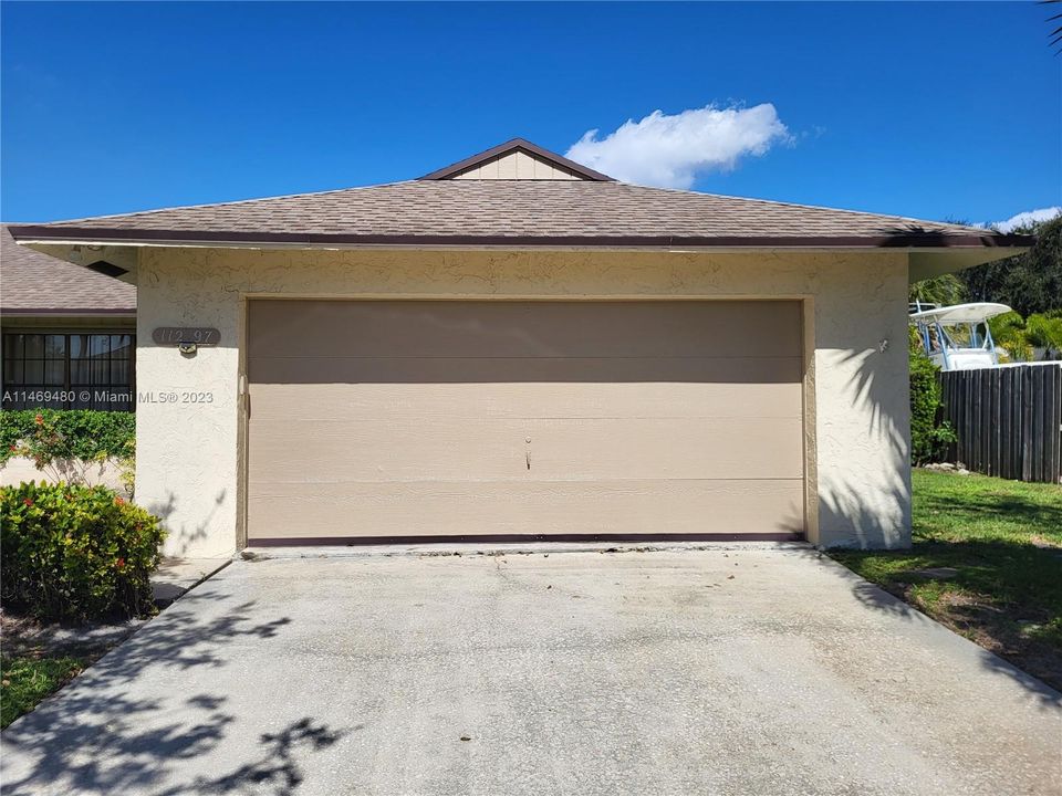 2 car garage with auto opener