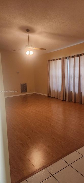 Living /Dining w. Vaulted Ceiling