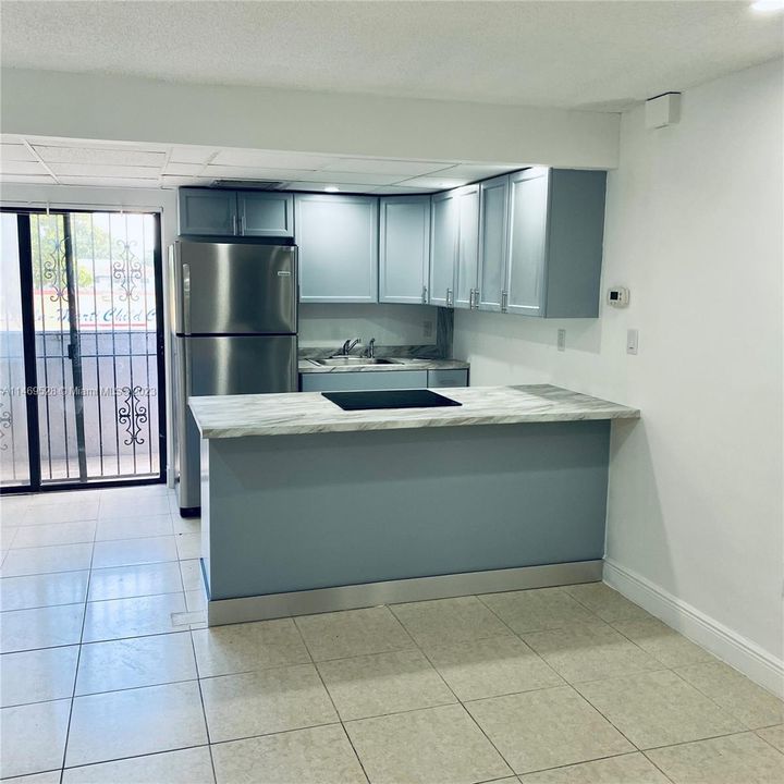 Recently Rented: $3,000 (3 beds, 2 baths, 1036 Square Feet)