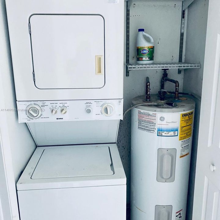 Recently Rented: $3,000 (3 beds, 2 baths, 1036 Square Feet)