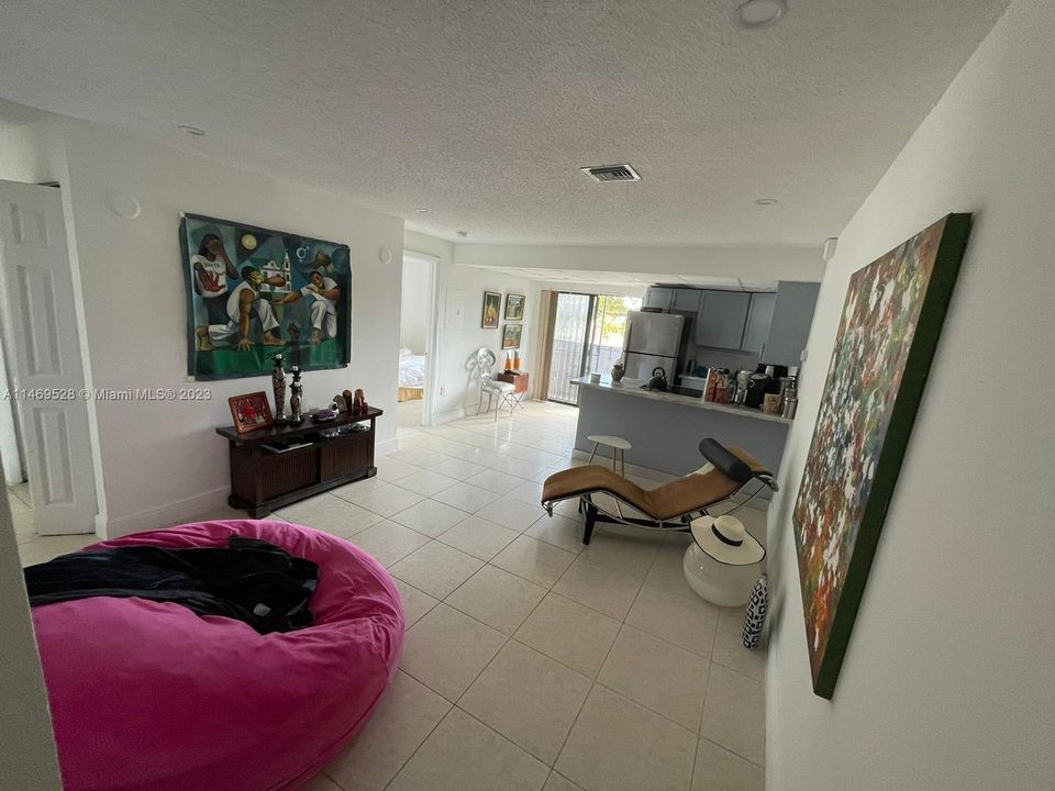 Recently Rented: $3,000 (3 beds, 2 baths, 1036 Square Feet)