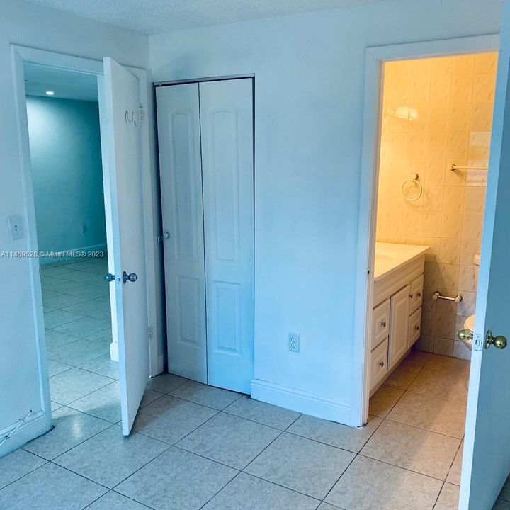 Recently Rented: $3,000 (3 beds, 2 baths, 1036 Square Feet)