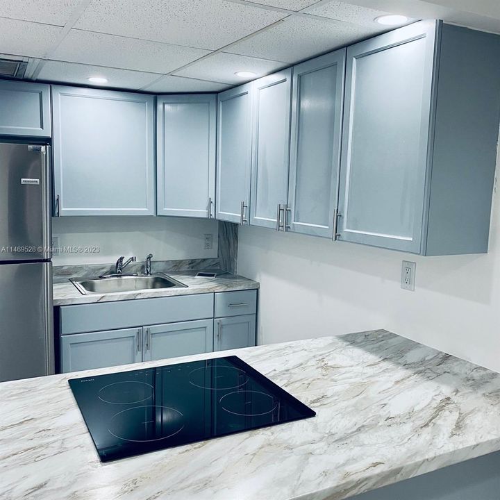 Recently Rented: $3,000 (3 beds, 2 baths, 1036 Square Feet)