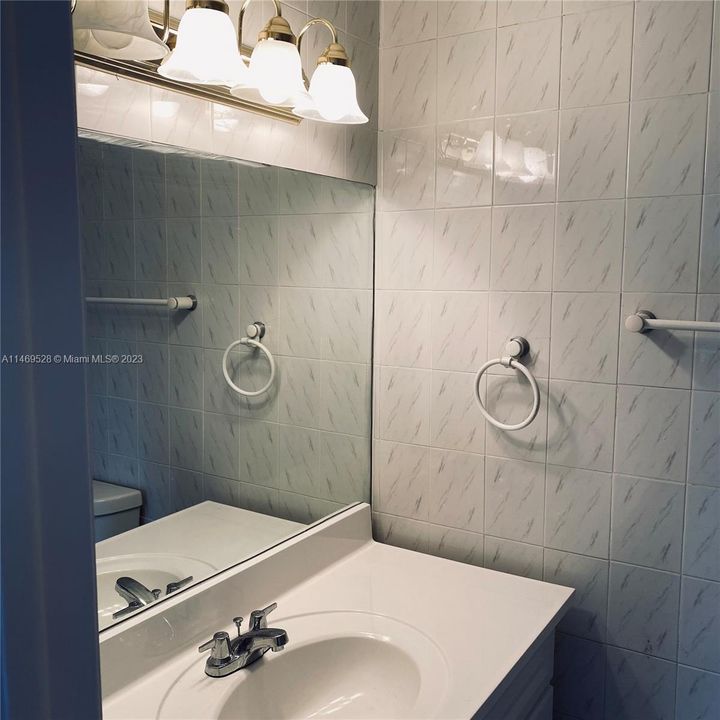 Recently Rented: $3,000 (3 beds, 2 baths, 1036 Square Feet)