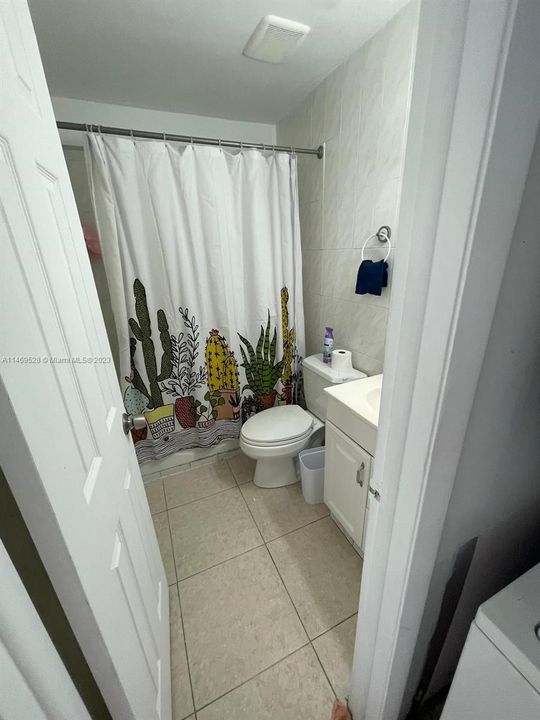 Recently Rented: $3,000 (3 beds, 2 baths, 1036 Square Feet)