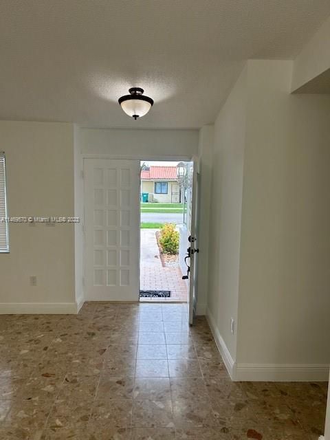 最近租的: $3,450 (3 贝兹, 2 浴室, 1557 平方英尺)