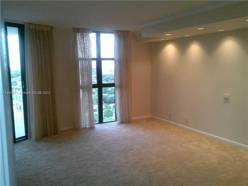 Recently Sold: $328,000 (2 beds, 2 baths, 1312 Square Feet)