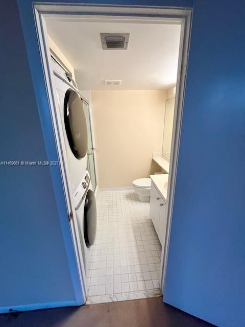 second full bathroom with new washer & dryer