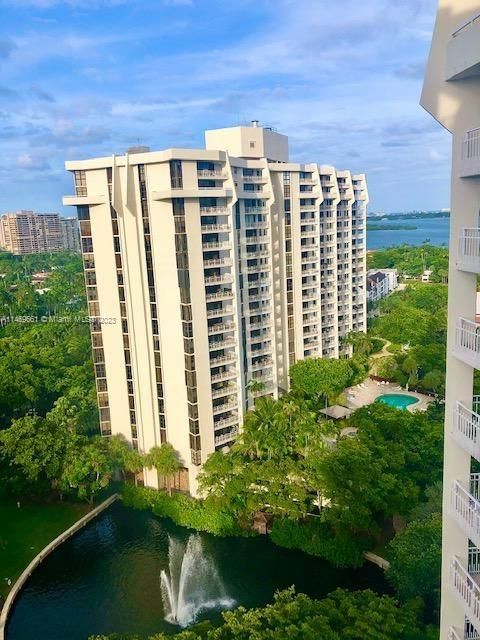 Recently Sold: $328,000 (2 beds, 2 baths, 1312 Square Feet)