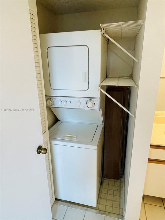 Recently Rented: $1,475 (1 beds, 1 baths, 633 Square Feet)