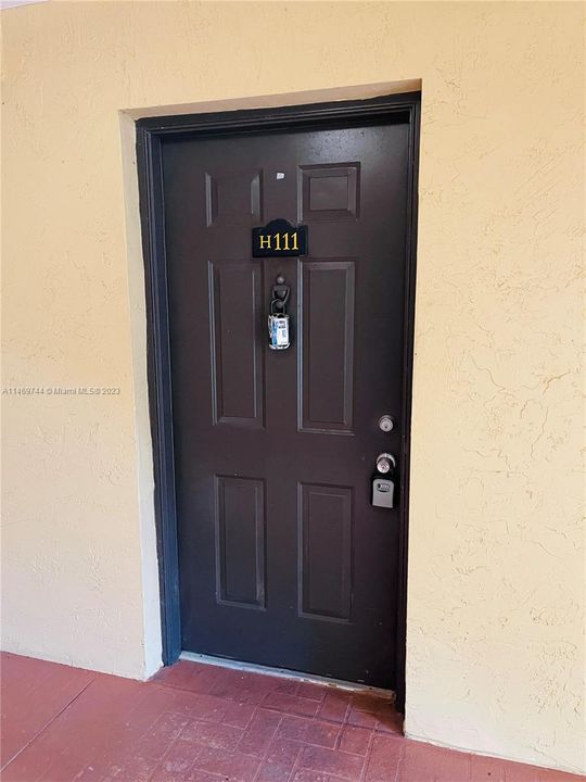 Recently Rented: $1,475 (1 beds, 1 baths, 633 Square Feet)