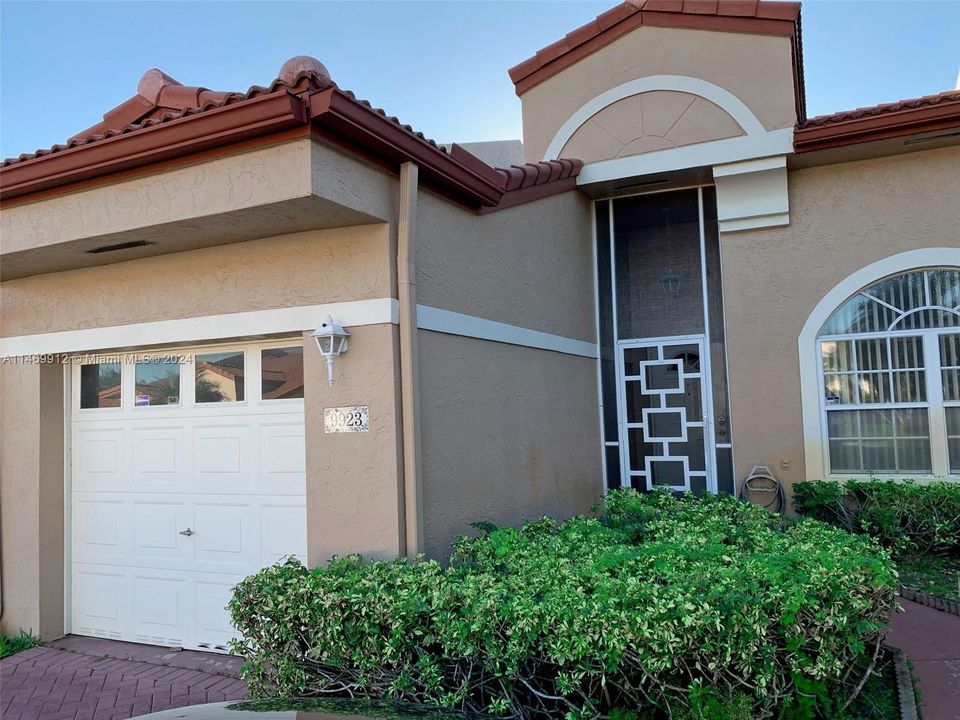 Recently Sold: $375,000 (2 beds, 2 baths, 1500 Square Feet)