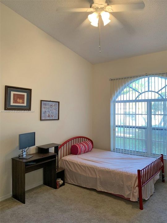 Recently Sold: $375,000 (2 beds, 2 baths, 1500 Square Feet)