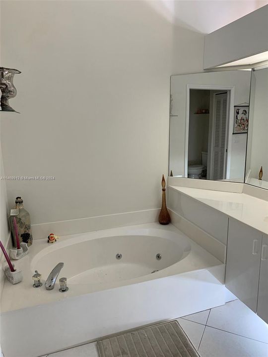 Recently Sold: $375,000 (2 beds, 2 baths, 1500 Square Feet)