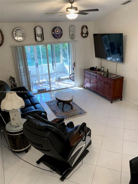 Recently Sold: $375,000 (2 beds, 2 baths, 1500 Square Feet)