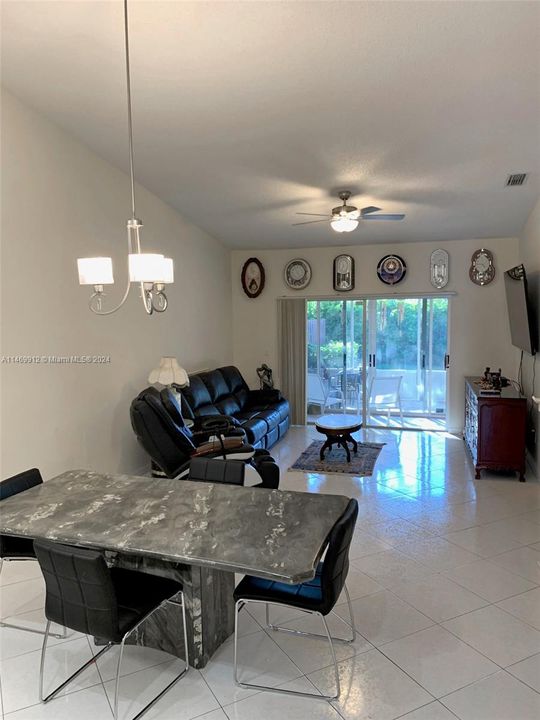 Recently Sold: $375,000 (2 beds, 2 baths, 1500 Square Feet)