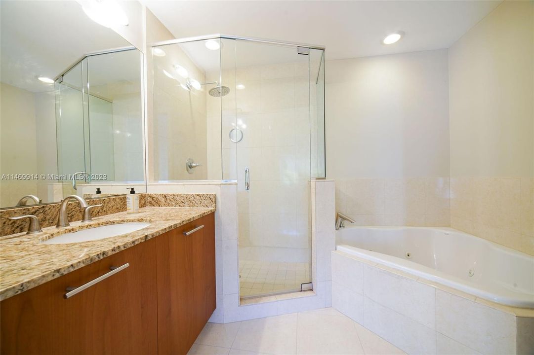最近租的: $3,750 (2 贝兹, 2 浴室, 1745 平方英尺)