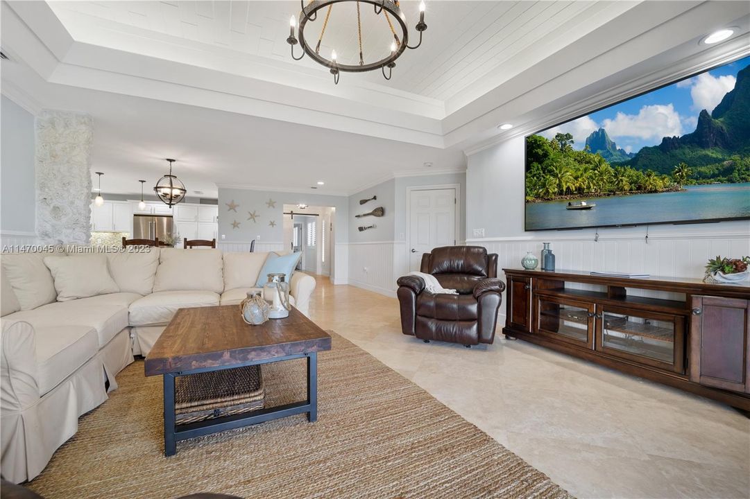 Recently Sold: $5,675,000 (3 beds, 3 baths, 2196 Square Feet)